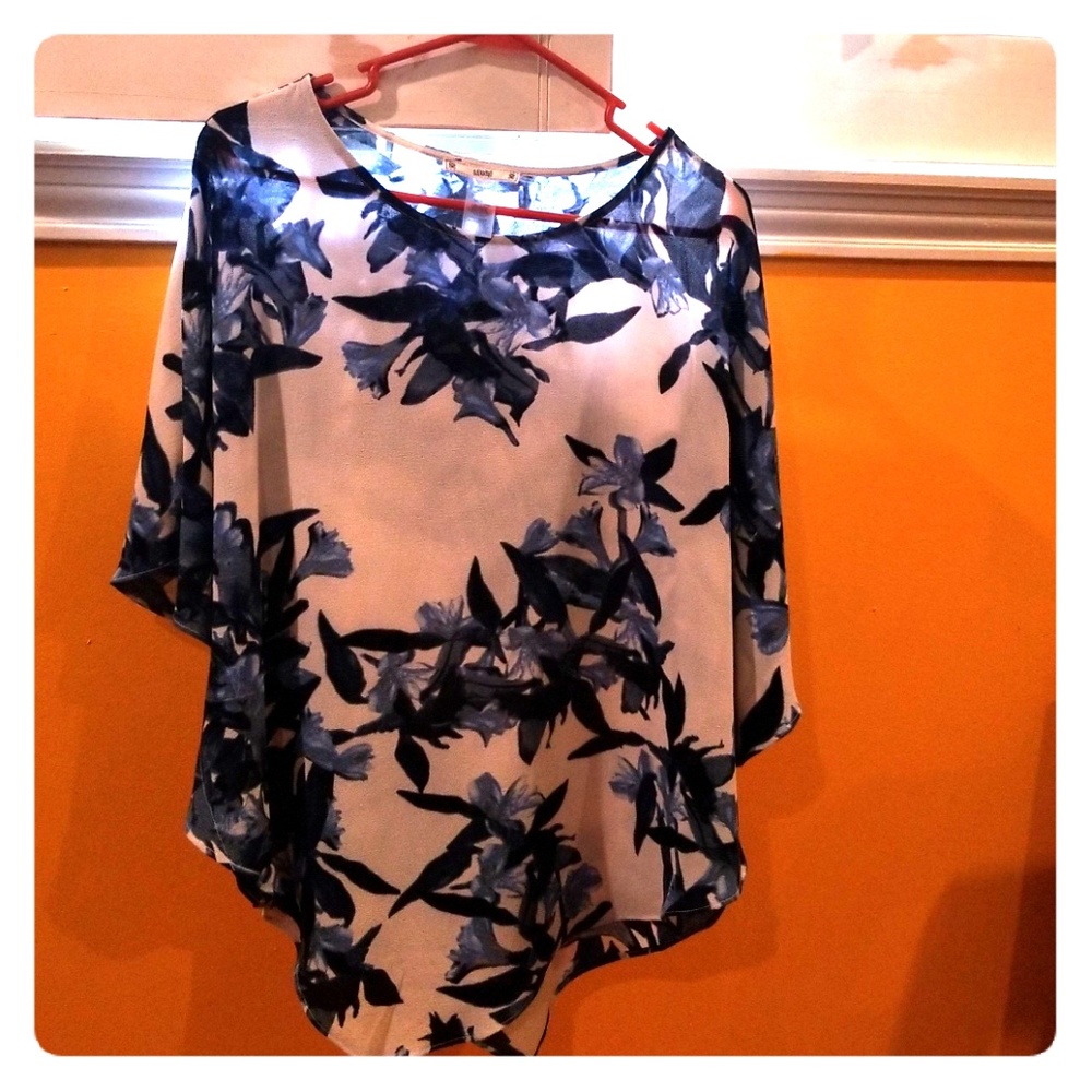 Womens Sioni blouse Size L